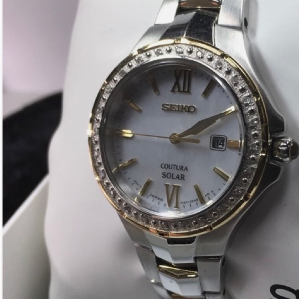 Seiko Women's COUTURA Quartz Stainless Steel Casual Watch

Solar powered.